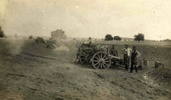 ACTIVE GUNS: German soldiers fire their 77m field guns – the nortorious ‘Whizz Bangs’ George heard