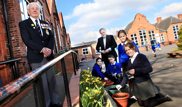 Primary school pupils help sow the seeds of Remembrance